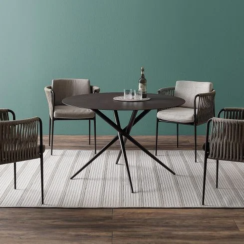 How To Save Space With A Garden Table And Chairs Set